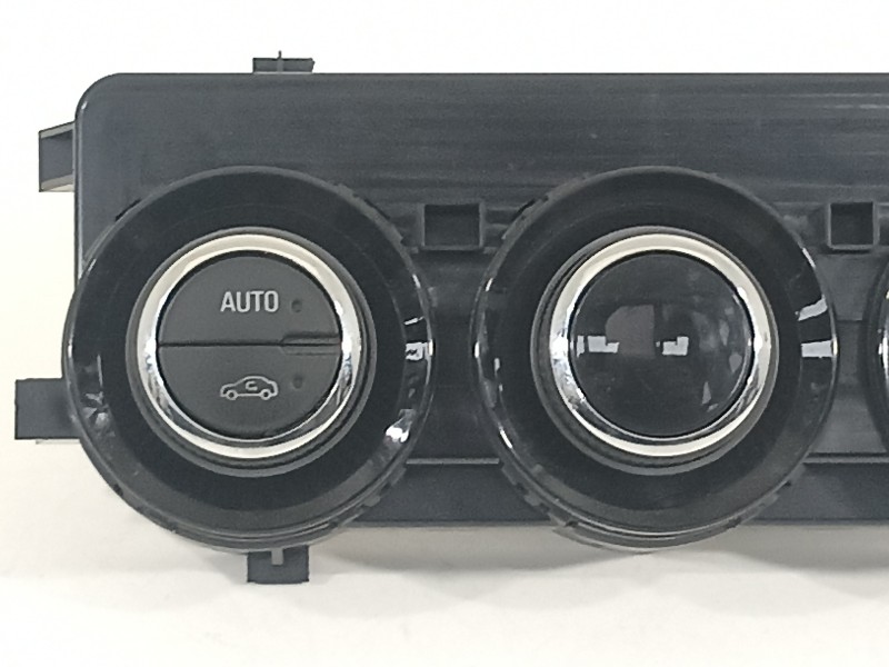Recambio de mando climatizador para opel corsa e selective referencia OEM IAM 13468064  