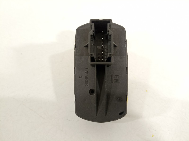 Recambio de mando elevalunas delantero izquierdo para opel corsa e selective referencia OEM IAM 13430017  