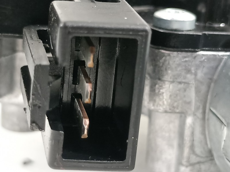 Recambio de motor limpia trasero para opel corsa e selective referencia OEM IAM 39045012  