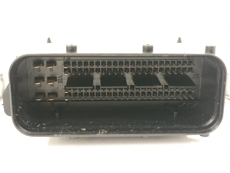 Recambio de centralita motor uce para hyundai tucson essence 2wd referencia OEM IAM 296102U150  