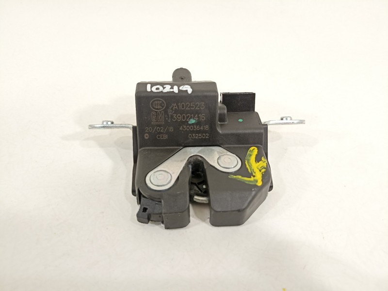 Recambio de cerradura maletero / porton para opel corsa e selective referencia OEM IAM 39021416  