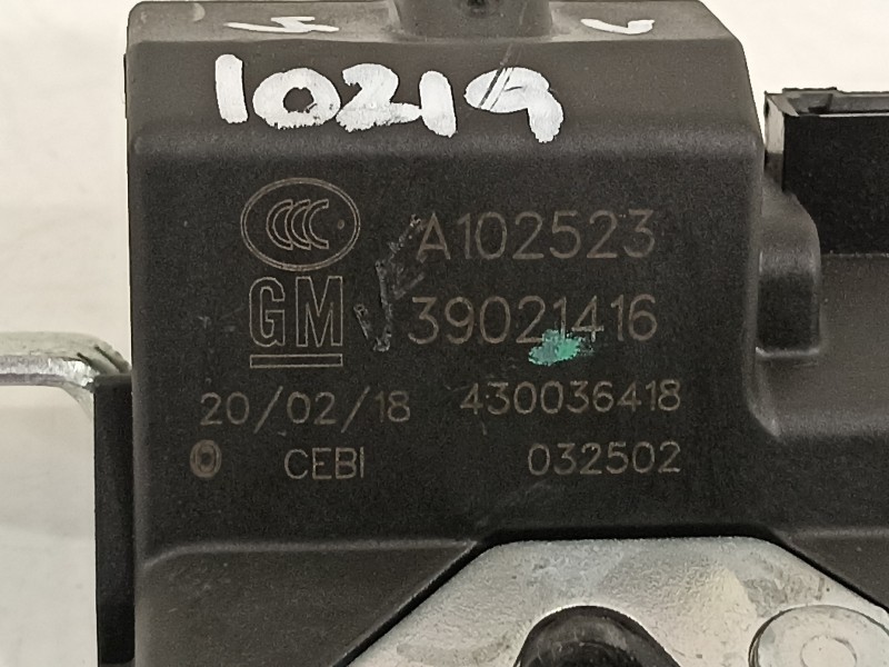 Recambio de cerradura maletero / porton para opel corsa e selective referencia OEM IAM 39021416  