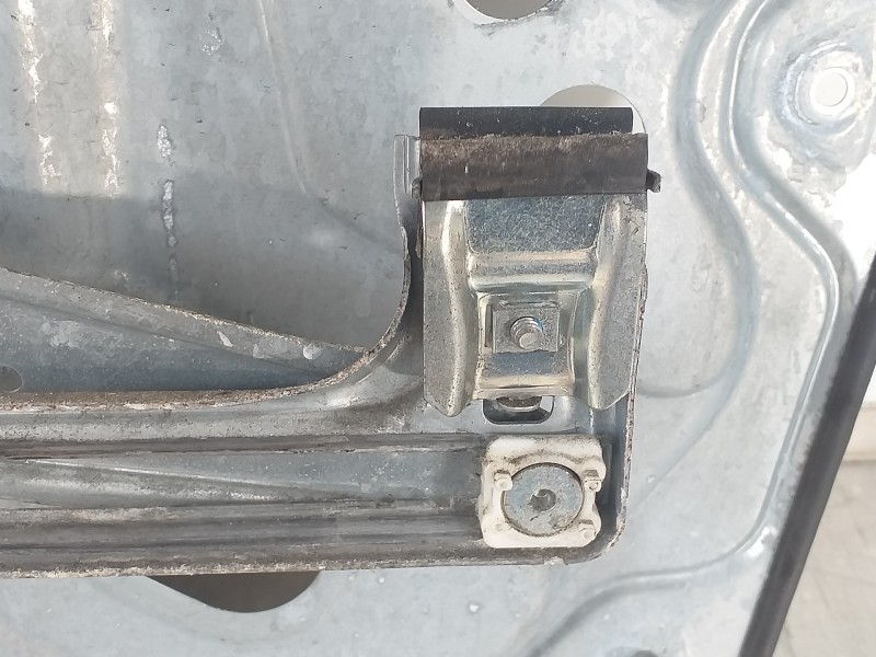 Recambio de elevalunas delantero izquierdo para ford focus turnier (cb4) trend referencia OEM IAM 7M51A203A29BB 8M51A219A65AA 4M