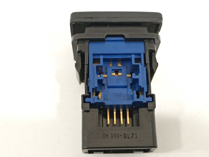 Recambio de mando multifuncion para toyota yaris hsd active referencia OEM IAM 15E044 RH0440L71 