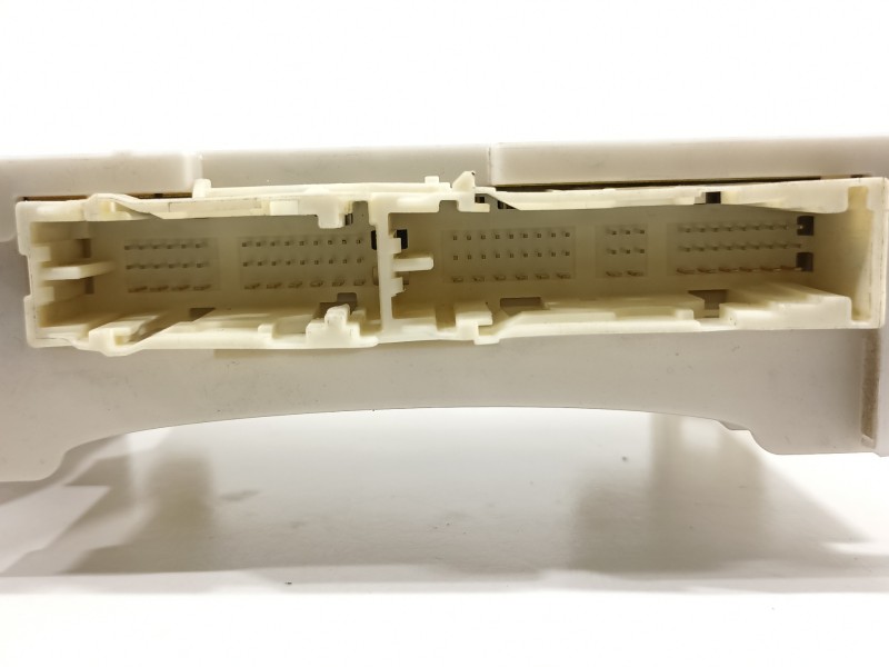 Recambio de modulo electronico para toyota yaris hsd active referencia OEM IAM 8273052K40  