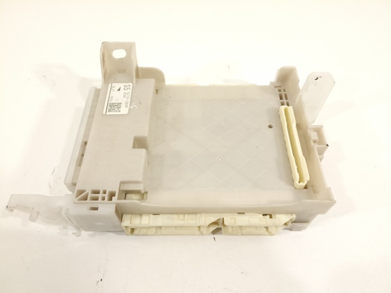 Recambio de modulo electronico para toyota yaris hsd active referencia OEM IAM 8273052K40  