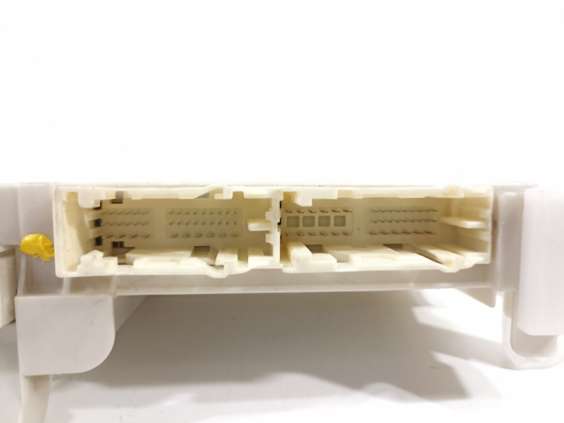 Recambio de modulo electronico para toyota yaris hsd active referencia OEM IAM 8273052K40  