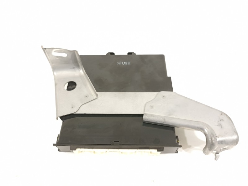 Recambio de modulo electronico para toyota yaris hsd active referencia OEM IAM 899900D150 MB2325009482 