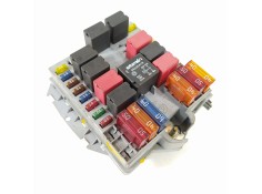 Recambio de caja reles / fusibles para alfa romeo 147 (190) 1.9 jtd distinctive referencia OEM IAM 46558760  