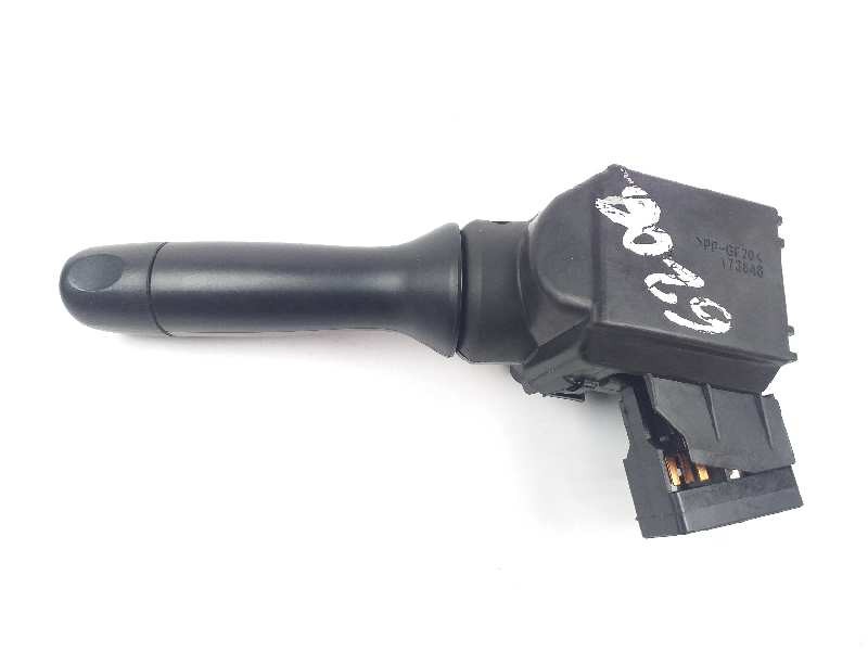 Recambio de mando limpia para peugeot 107 urban referencia OEM IAM 17F003LH  