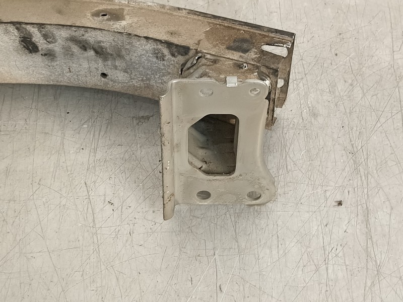 Recambio de refuerzo paragolpes delantero para toyota corolla verso (r1) 2.2 d-4d luna referencia OEM IAM   