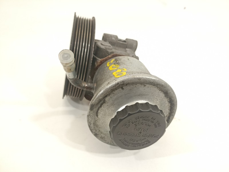 Recambio de bomba direccion para toyota corolla verso (r1) 2.2 d-4d luna referencia OEM IAM 4431005100  