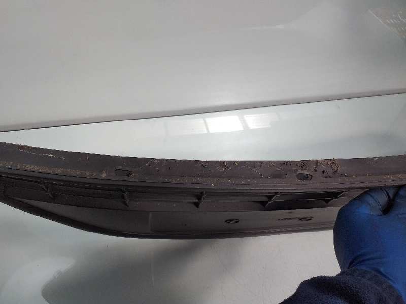 Recambio de rejilla paragolpes delantero para ford focus lim. (cb4) trend referencia OEM IAM 8M5117B968A  