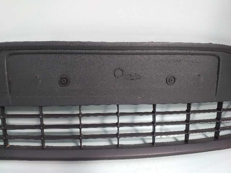 Recambio de rejilla paragolpes delantero para ford focus lim. (cb4) trend referencia OEM IAM 8M5117B968A  