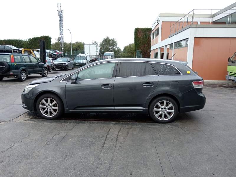 toyota avensis station wagon (_t27_) del año 2010