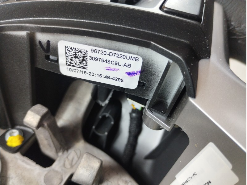 Recambio de volante para hyundai tucson essence 2wd referencia OEM IAM 309246881BCH 96710D7515 96720D7220