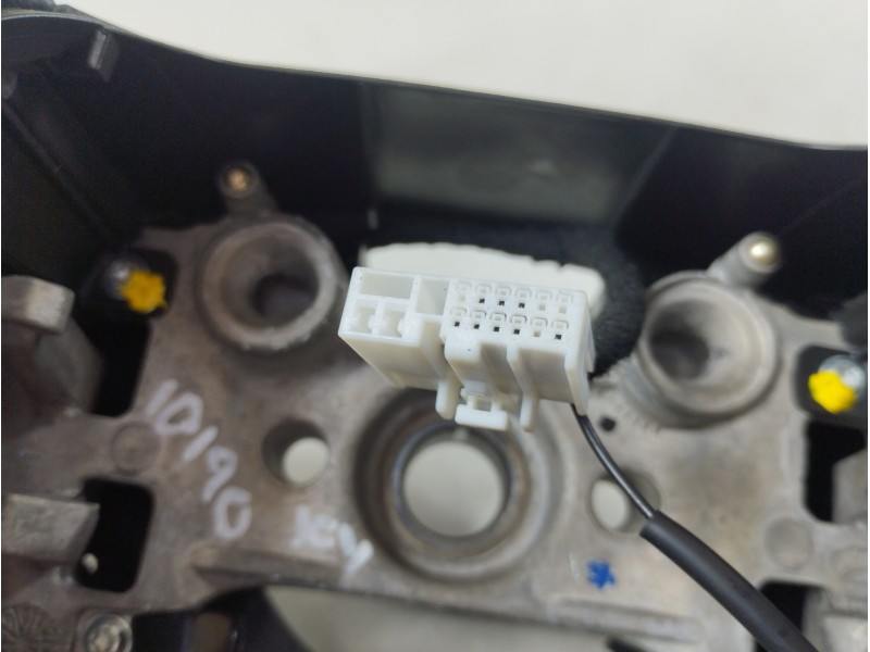 Recambio de volante para hyundai tucson essence 2wd referencia OEM IAM 309246881BCH 96710D7515 96720D7220