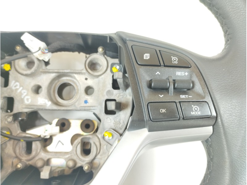 Recambio de volante para hyundai tucson essence 2wd referencia OEM IAM 309246881BCH 96710D7515 96720D7220