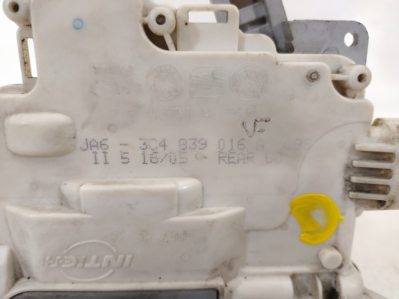 Recambio de cerradura puerta trasera derecha para volkswagen passat berlina (3c2) advance referencia OEM IAM 3C4839016A  