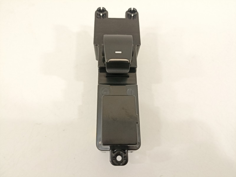 Recambio de mando elevalunas trasero derecho para hyundai tucson essence 2wd referencia OEM IAM 93580D3110  
