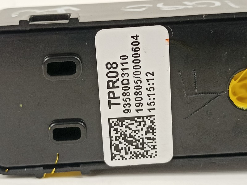 Recambio de mando elevalunas trasero derecho para hyundai tucson essence 2wd referencia OEM IAM 93580D3110  