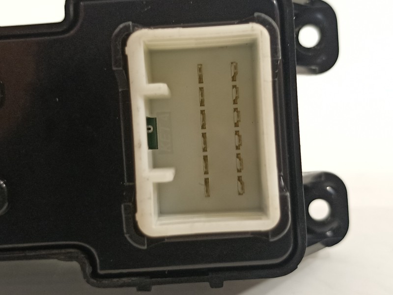 Recambio de mando elevalunas trasero derecho para hyundai tucson essence 2wd referencia OEM IAM 93580D3110  