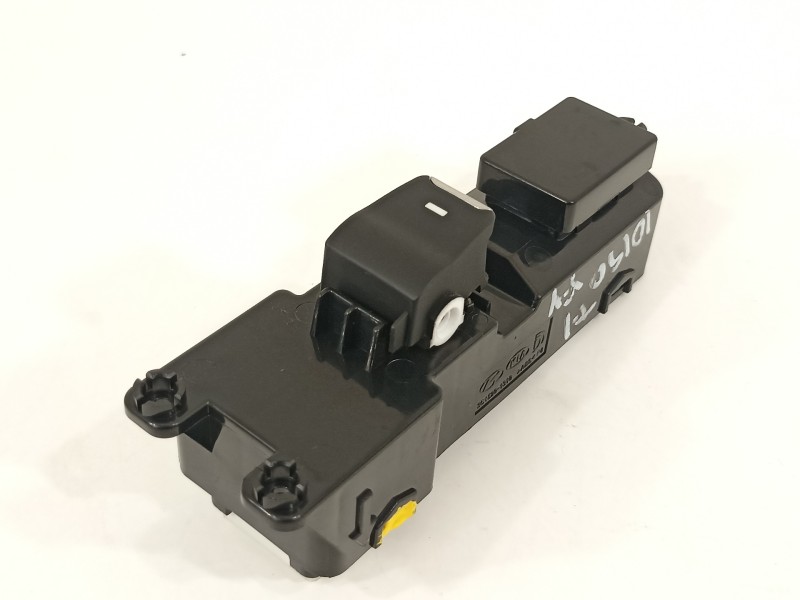Recambio de mando elevalunas trasero izquierdo para hyundai tucson essence 2wd referencia OEM IAM 93580D3010  