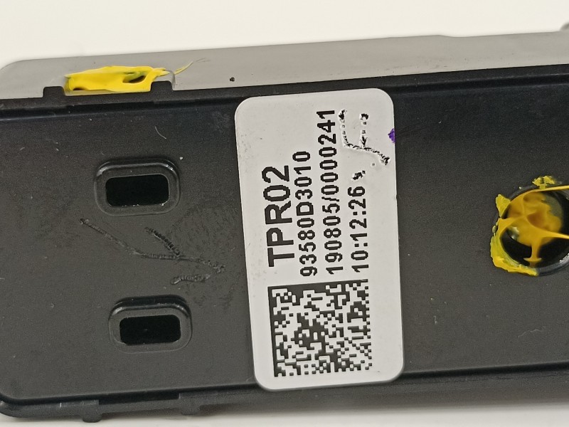 Recambio de mando elevalunas trasero izquierdo para hyundai tucson essence 2wd referencia OEM IAM 93580D3010  