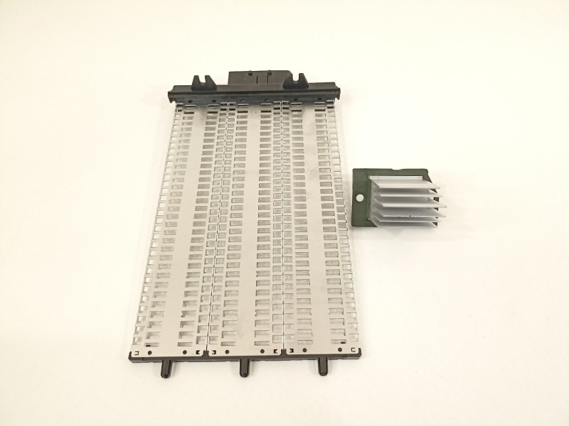 Recambio de resistencia calefaccion para hyundai tucson essence 2wd referencia OEM IAM 19603F035  