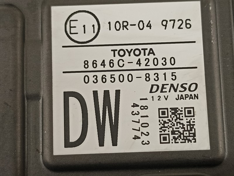 Recambio de camara para toyota rav 4 advance hybrid referencia OEM IAM 8646C42030 365008315 
