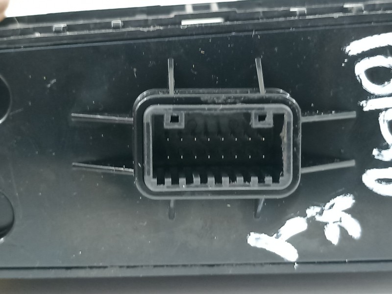 Recambio de mando multifuncion para hyundai tucson essence 2wd referencia OEM IAM 93710D7350  