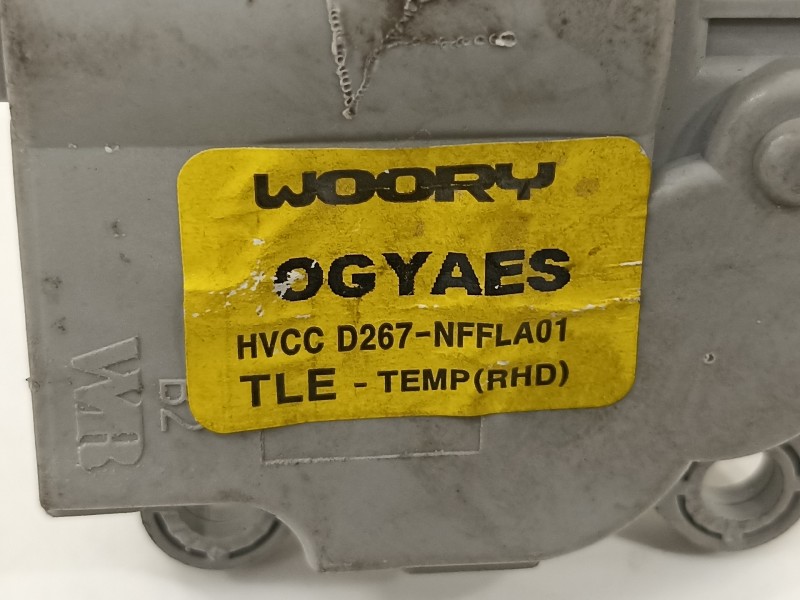 Recambio de motor apertura trampillas climatizador para hyundai tucson essence 2wd referencia OEM IAM HVCCD267  