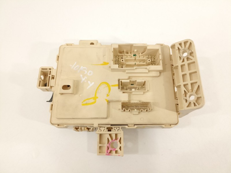 Recambio de caja reles / fusibles para hyundai tucson essence 2wd referencia OEM IAM 91951D7530  