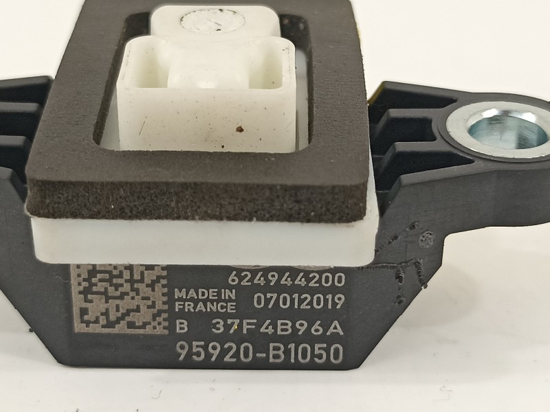 Recambio de sensor para hyundai tucson essence 2wd referencia OEM IAM 95920B1050  