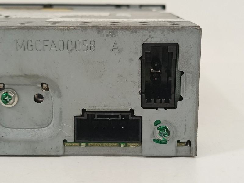 Recambio de sistema audio / radio cd para audi s6 berlina (4f2) 5.2 referencia OEM IAM 4E0035110A  