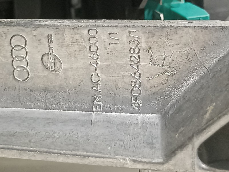 Recambio de apoyabrazos central para audi s6 berlina (4f2) 5.2 referencia OEM IAM 4F0864245G 4F0864283 
