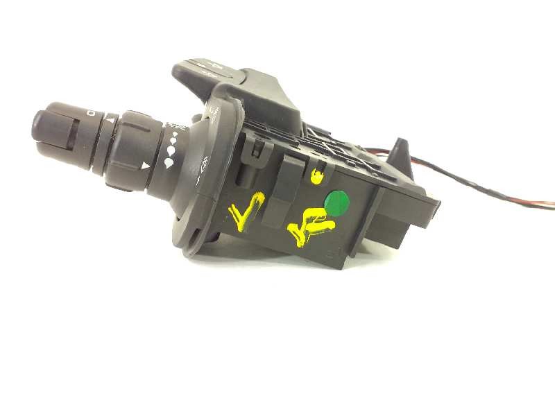 Recambio de mando limpia para renault scenic ii confort dynamique referencia OEM IAM 8200127728  