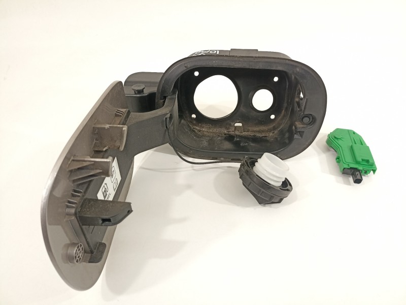 Recambio de tapa exterior combustible para hyundai tucson essence 2wd referencia OEM IAM 81595D7500  