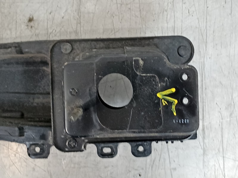 Recambio de refuerzo paragolpes trasero para hyundai tucson essence 2wd referencia OEM IAM 86630D7000  