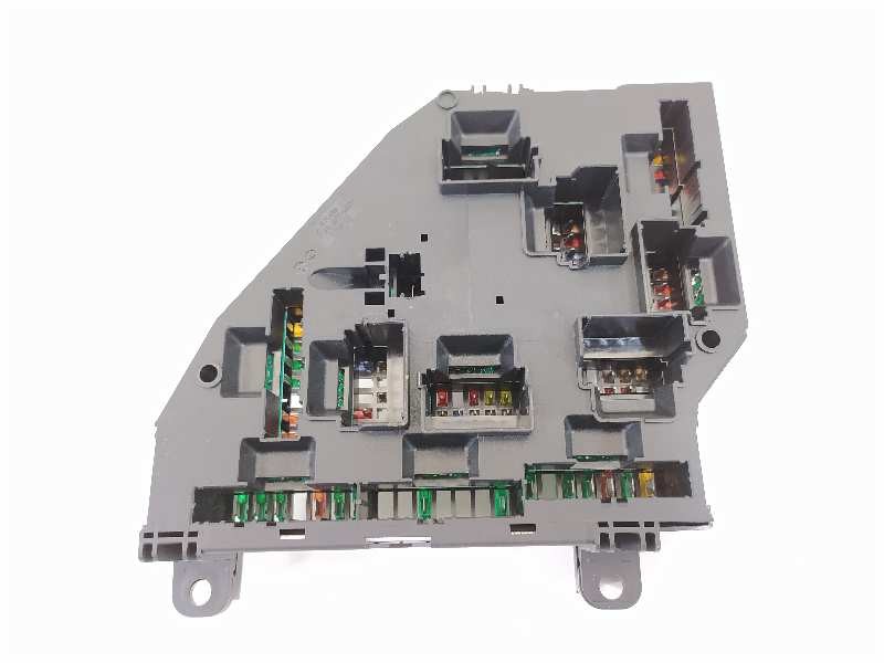 Recambio de caja reles / fusibles para bmw serie 5 touring (f11) 530d xdrive referencia OEM IAM 61149264923 9264923 