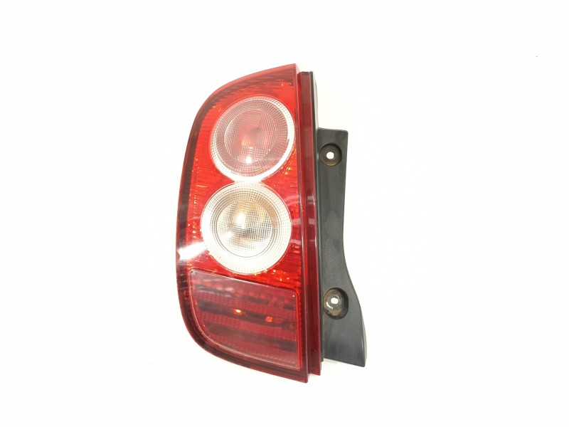 Recambio de piloto trasero izquierdo para nissan micra (k12e) acenta referencia OEM IAM 26555AX720  