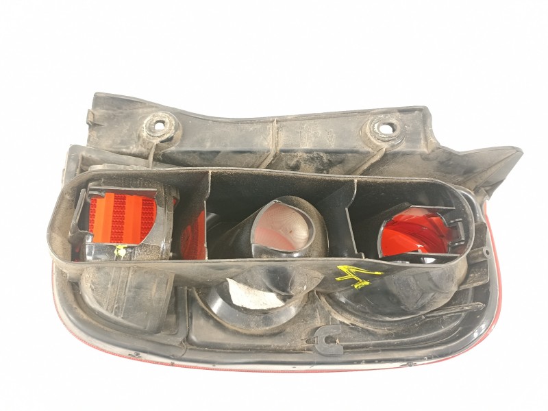 Recambio de piloto trasero izquierdo para nissan micra (k12e) acenta referencia OEM IAM 26555AX720  