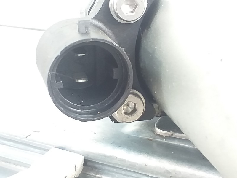 Recambio de elevalunas delantero derecho para dacia sandero laureate referencia OEM IAM 82007338280  