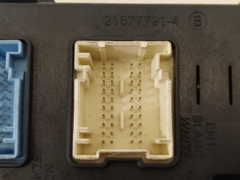 Recambio de caja reles / fusibles para peugeot 307 cc (s2) sport referencia OEM IAM 9661940180  