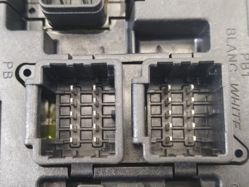 Recambio de caja reles / fusibles para peugeot 307 cc (s2) sport referencia OEM IAM 9661940180  