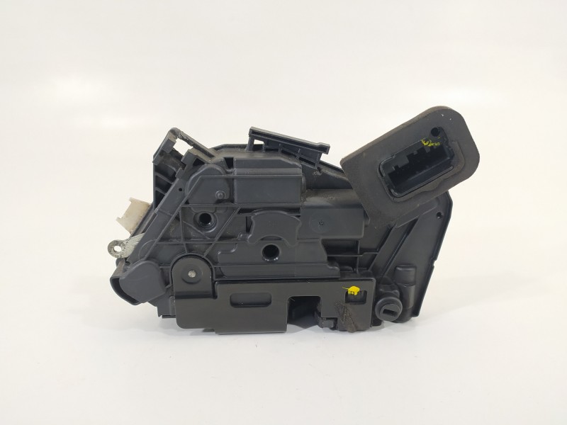 Recambio de cerradura puerta trasera derecha para volkswagen jetta (162) sport referencia OEM IAM 5K4839016R  
