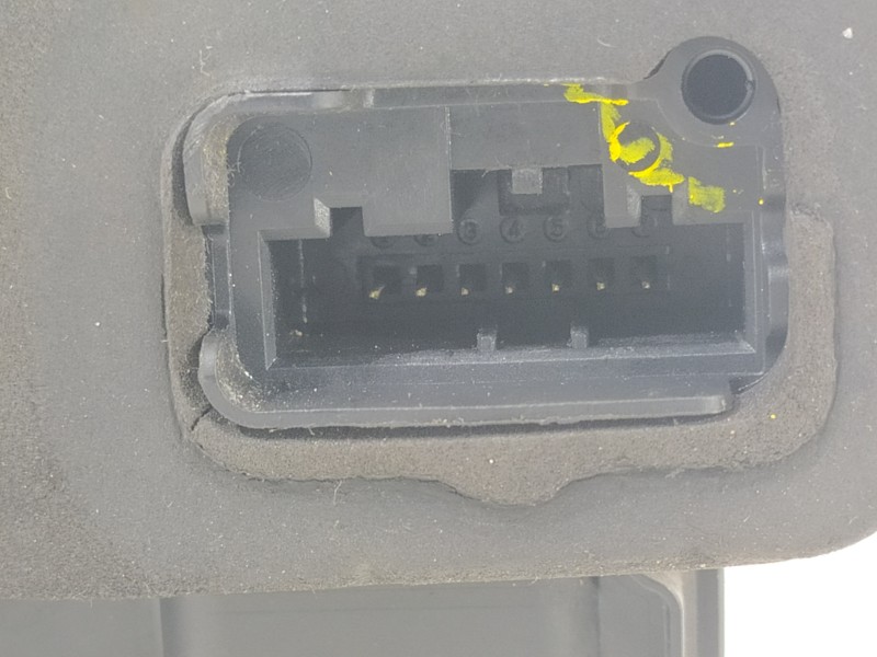 Recambio de cerradura puerta trasera derecha para volkswagen jetta (162) sport referencia OEM IAM 5K4839016R  