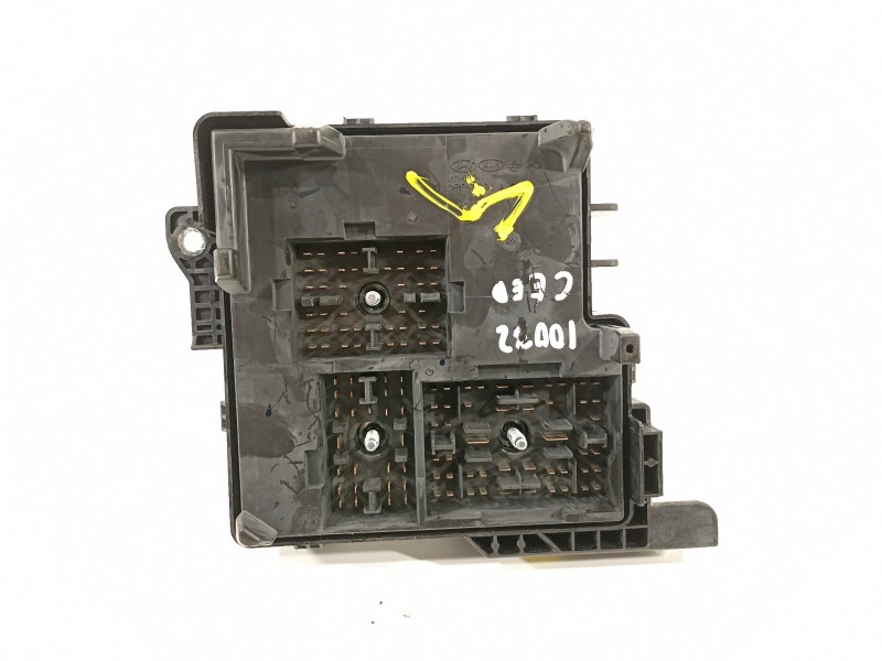 Recambio de caja reles / fusibles para kia cee´d sporty wagon active referencia OEM IAM 919501H030  
