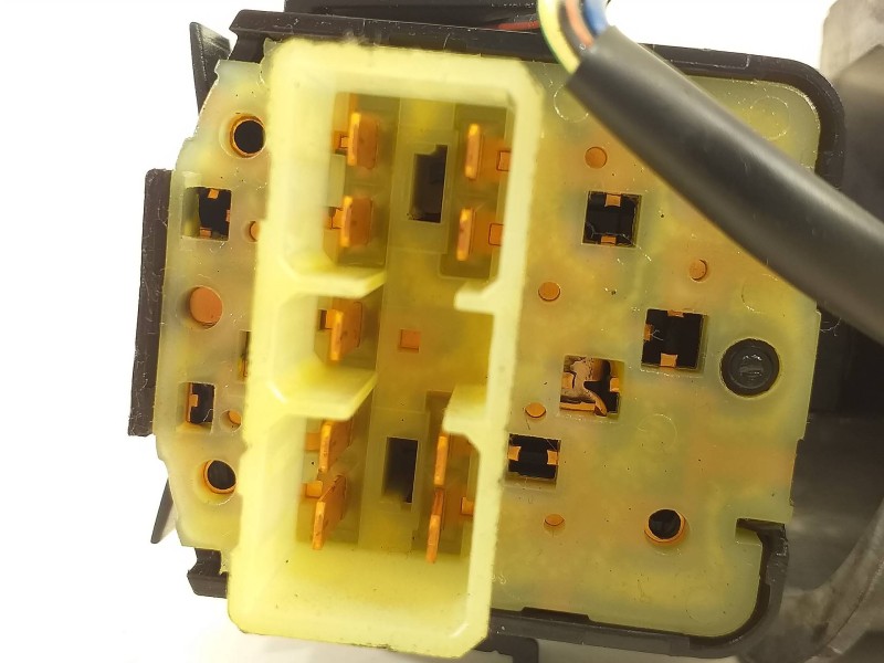 Recambio de mando limpia para chevrolet nubira berlina 2.0 tcdi referencia OEM IAM 96552843 52133A1000  Recambio de mando limpia para chevrolet nubira berlina 2.0 tcdi referencia OEM IAM 96552843 52133A1000