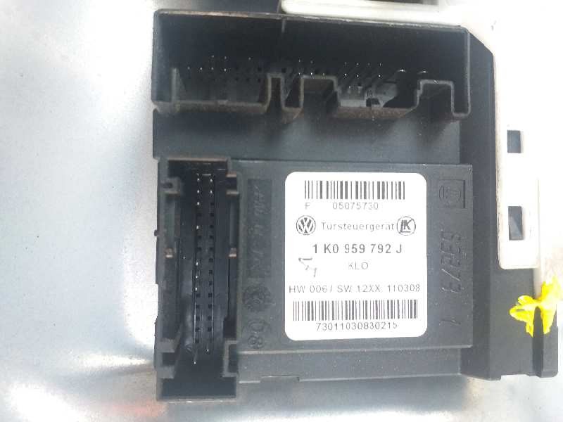 Recambio de elevalunas delantero derecho para volkswagen tiguan (5n1) sport referencia OEM IAM 5N1837730 5N1971121G 5N0959702